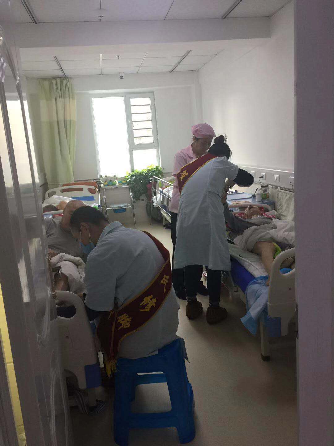 千里之行始于“足下”—访贺氏修脚中心修脚师贺樱子