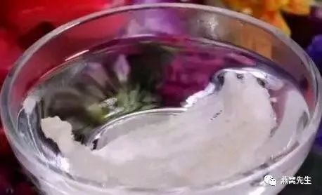 燕窝发黄能吃吗,燕窝有霉味但没有发霉