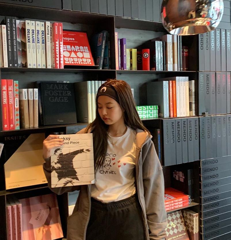 短上衣搭配阔腿裤小姐姐,短上衣高腰阔腿裤