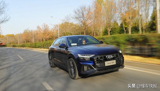 奥迪q855tfsi臻选动感型试驾,沉浸式体验24款奥迪q8臻选动感型