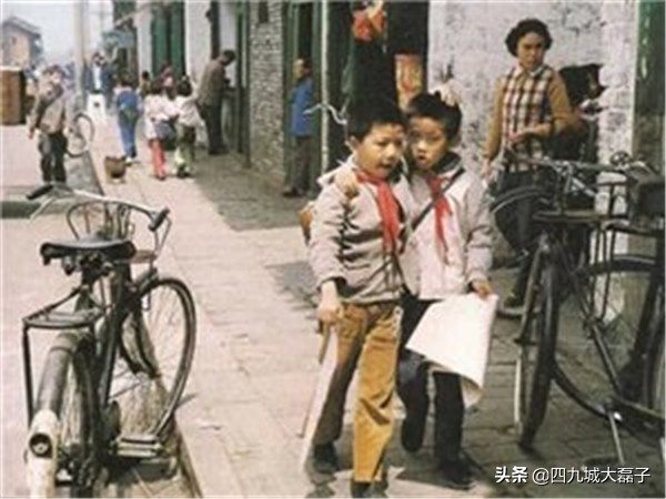 撒尿和泥放屁崩坑，致我的发小儿，我想你了