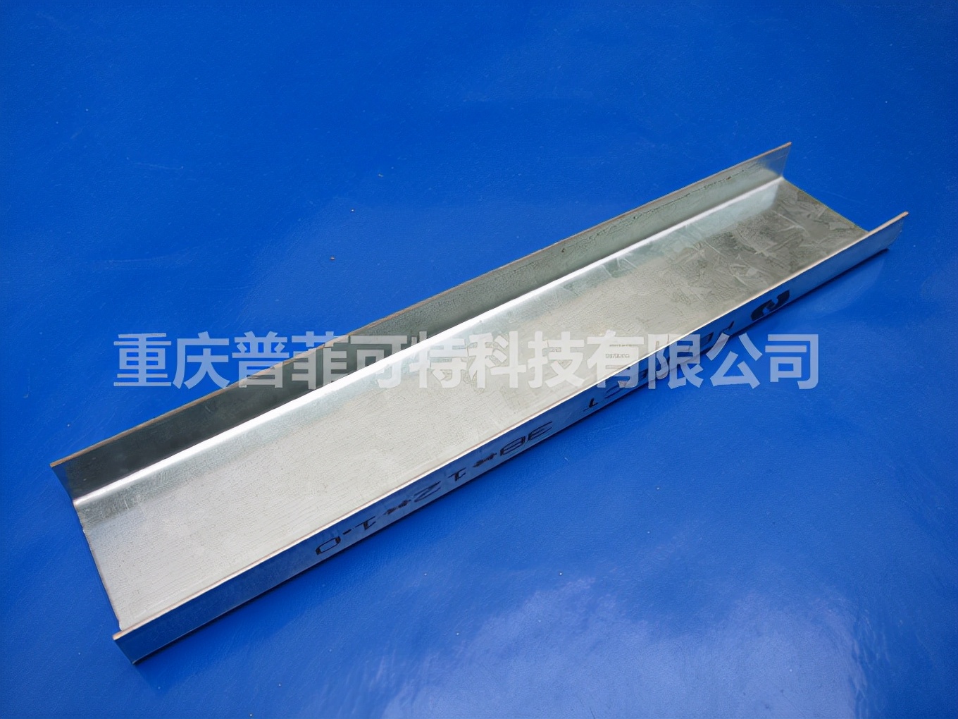 超高轻钢隔墙施工做法,轻钢龙骨隔墙安装什么门比较好