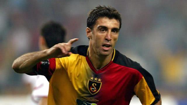 曾经的球星与民族英雄，如今的公敌和网约司机