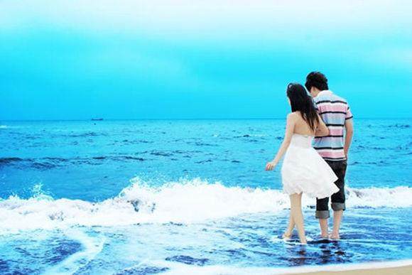 男方到女方家订婚女方应准备什么,订婚男方应该给女方准备几身衣服