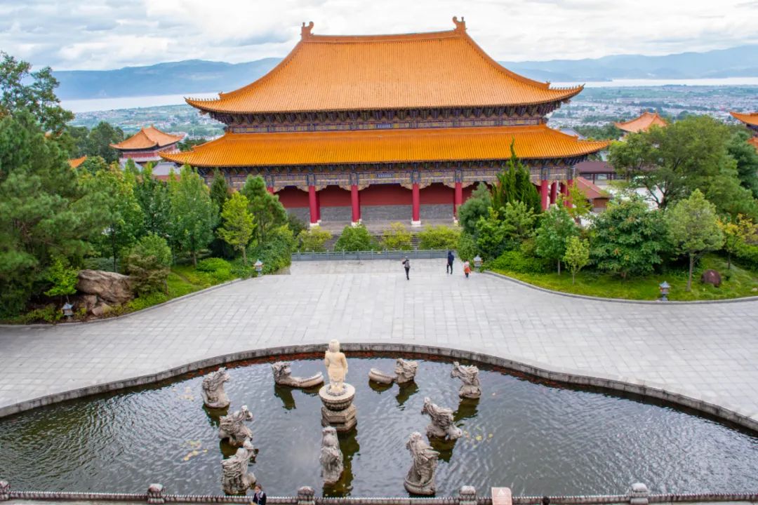 特殊时期的大理三塔,大理崇圣寺三塔南诏风情岛