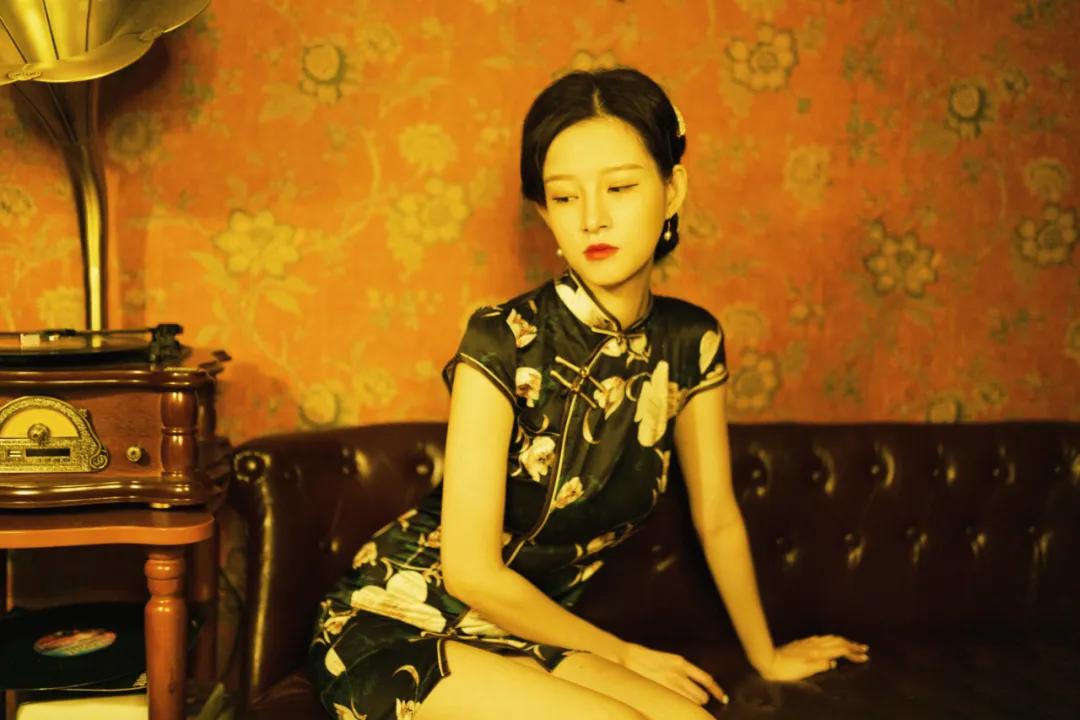 娣卞湷榫欏矖鏃楄鎷嶆憚鍐欑湡,娣卞湷榫欏矖鎷嶇収鍐欑湡鏃楄