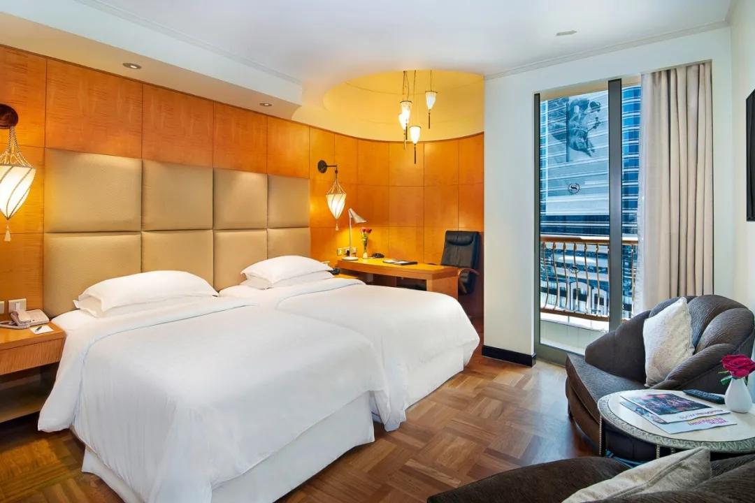 阿布扎比沙漠野奢水疗度假酒店,阿布扎比喜来登酒店