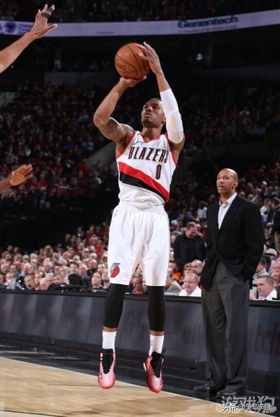 利拉德孤军奋战,曾经的大心脏利拉德