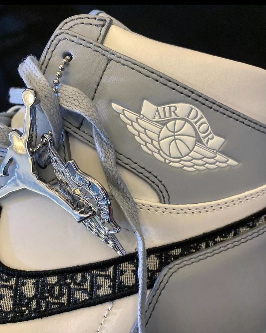 迪奥aj刚出的时候多少钱,迪奥aj高帮联名多少钱