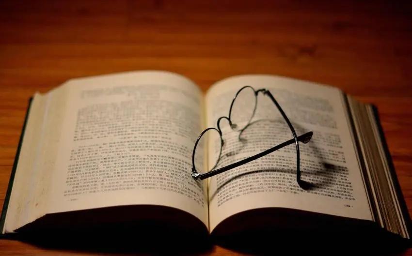 逃离朝九晚五，自由职业者靠什么养活自己？