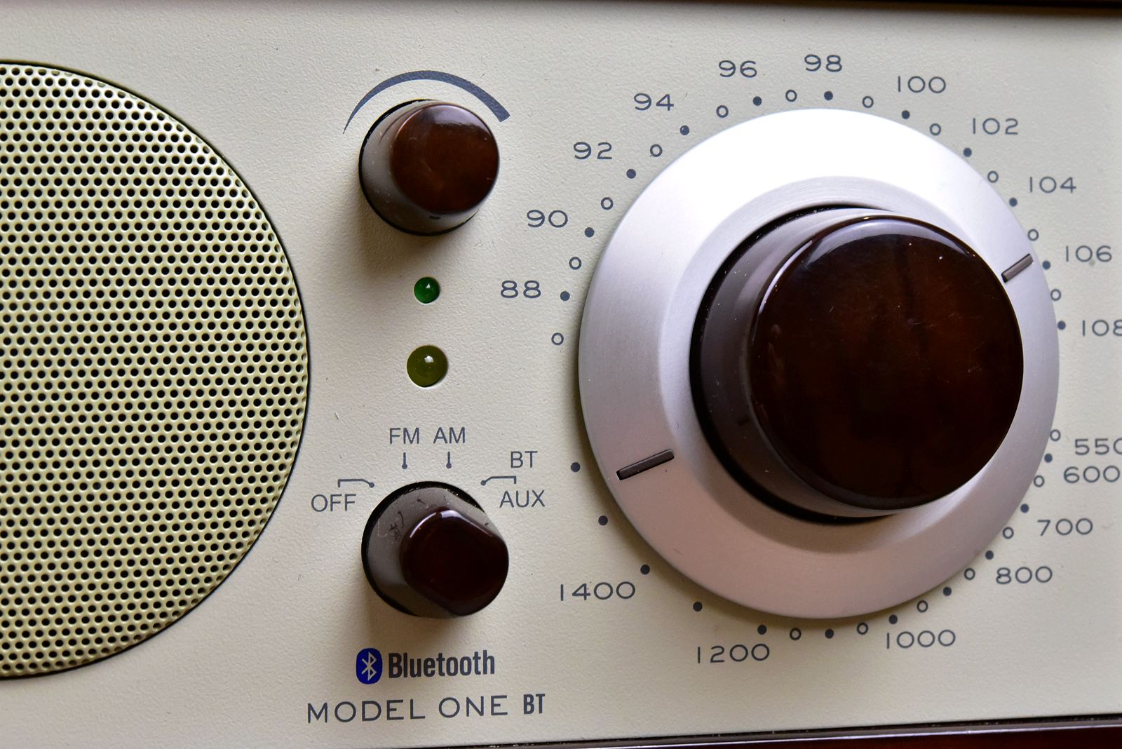 把小众的收音机做成高大上的艺术品，有一种气质叫做流金岁月