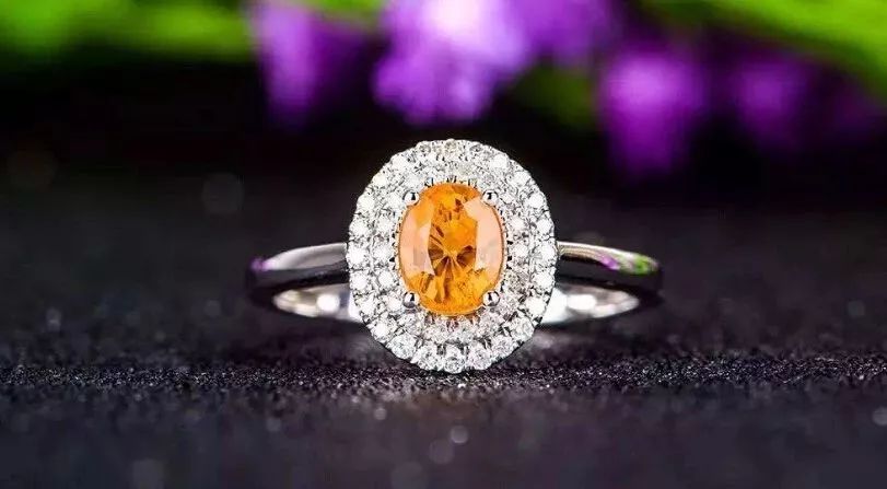 招财色暖色系,招财金什么颜色