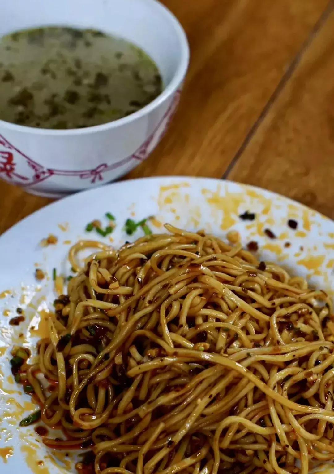 宜宾燃面比重庆小面好吃吗,宜宾最正宗的宜宾燃面