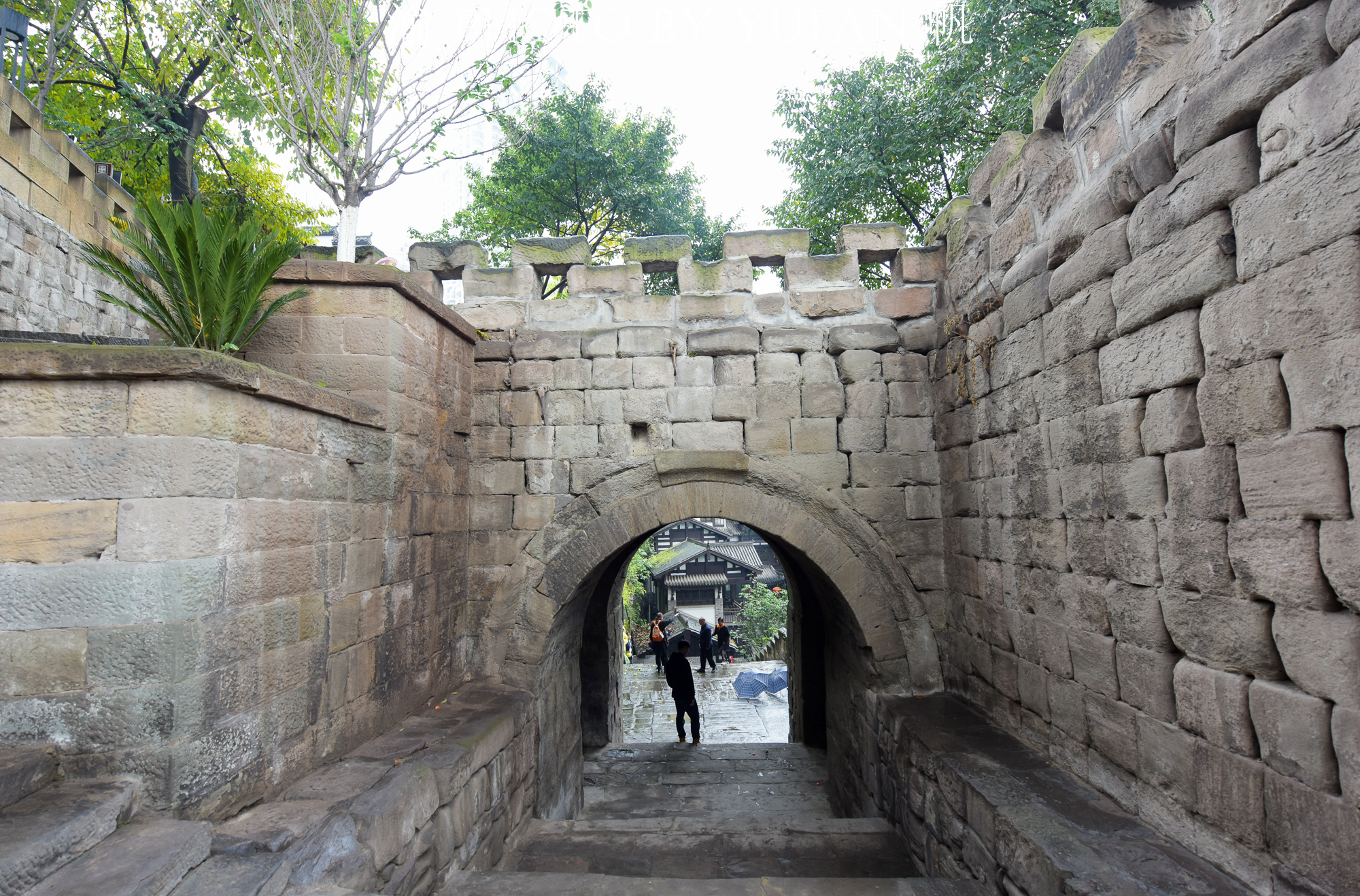 今日重庆朝天门洪崖洞图片,重庆朝天门和洪崖洞哪个好