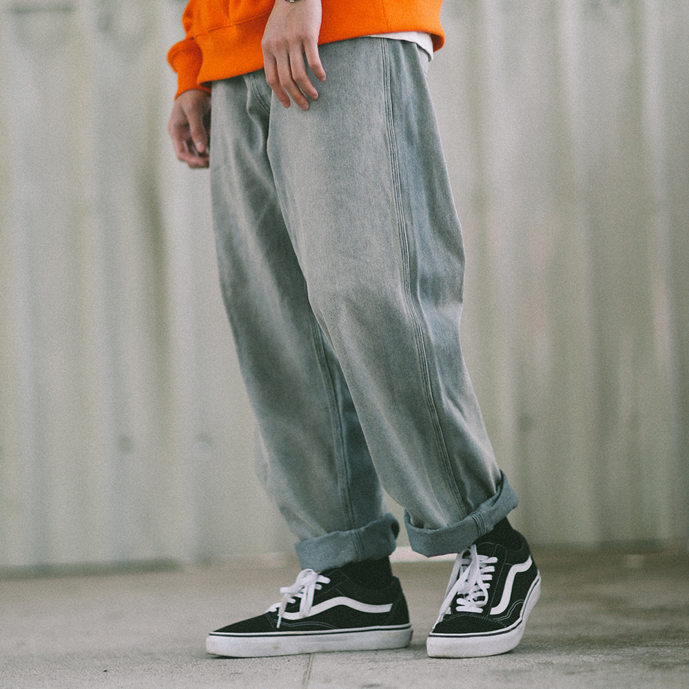 秋冬外套适合搭宽松牛仔裤,秋冬微喇牛仔裤搭配外套