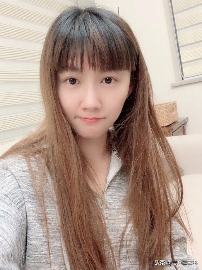 小苍直播哭了各主播反应,小苍直播间回放