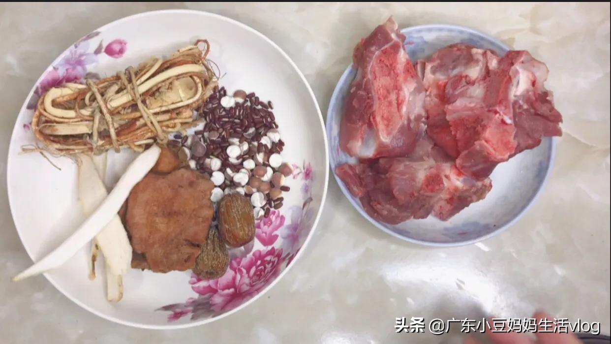 煲个美味祛湿气的五指毛桃靓汤,五指毛桃鸡肉汤