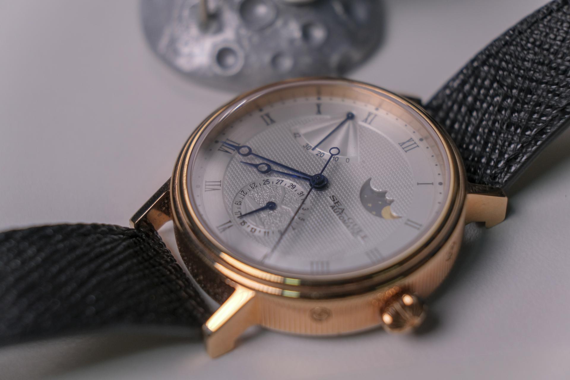 海鸥月相文创礼盒龙年,海鸥月相腕表文创礼盒