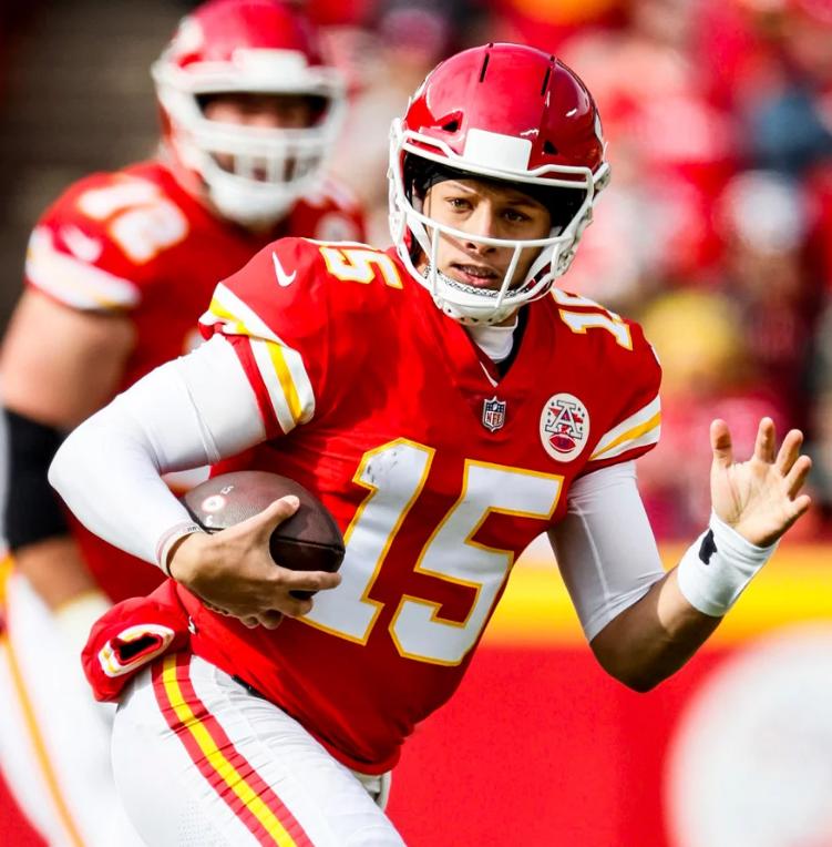 世界足球排名前十球星c罗,世界足坛身材最高的人