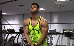 混血肌肉男模被“硬核阿姨”袭胸？她们做了我不敢做的事！