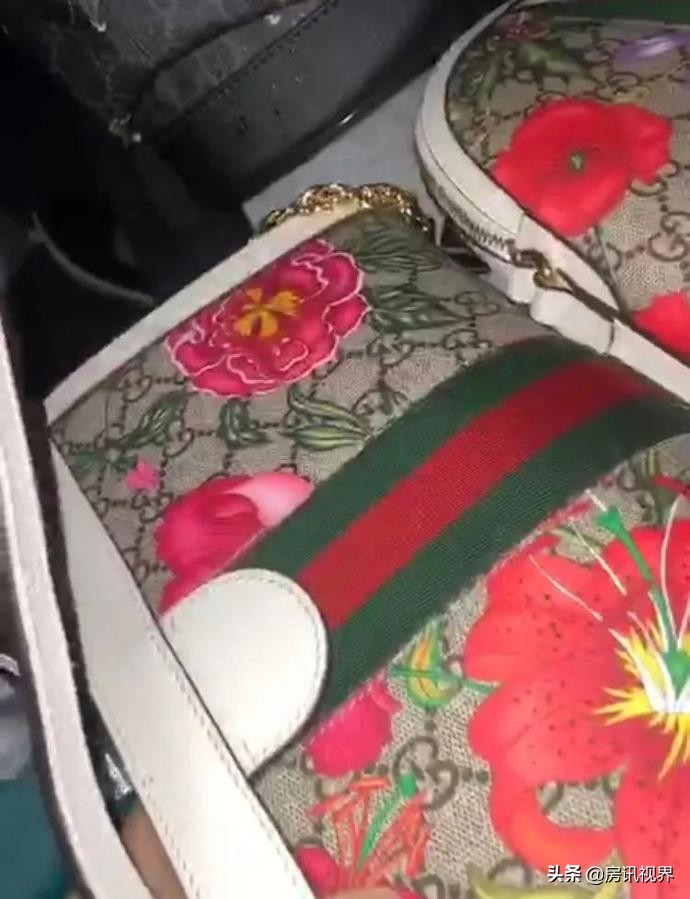 美国留学生打劫奢侈品店,中国留学生趁火打劫奢侈品