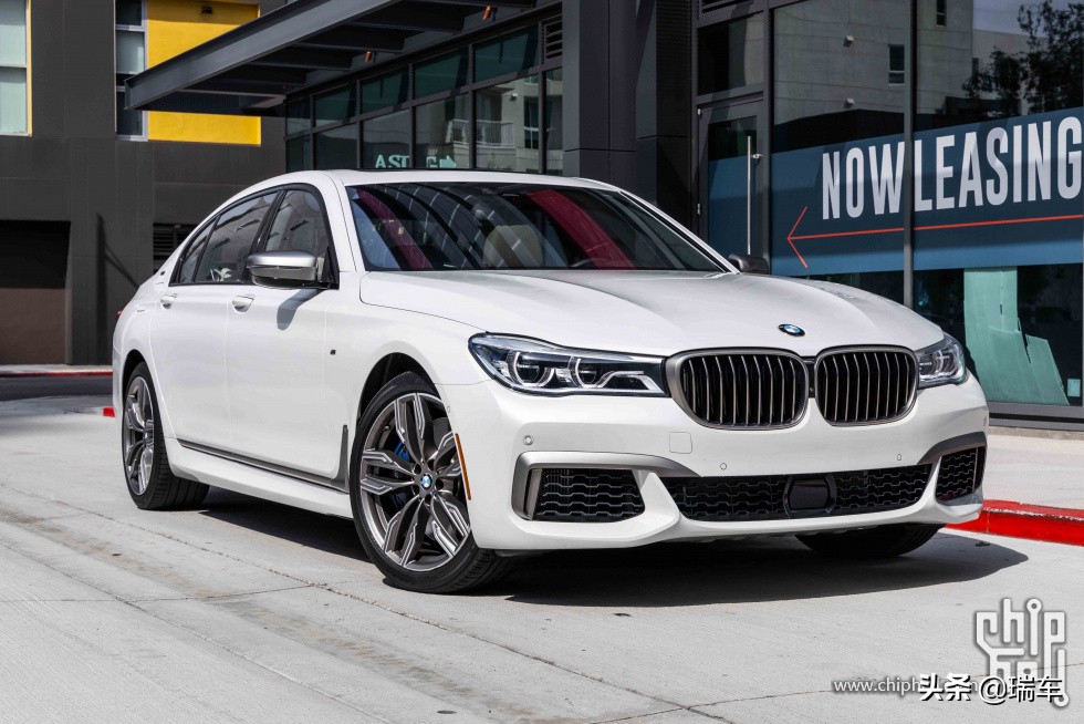 新款宝马m760liv12曜影特别版,宝马的v12