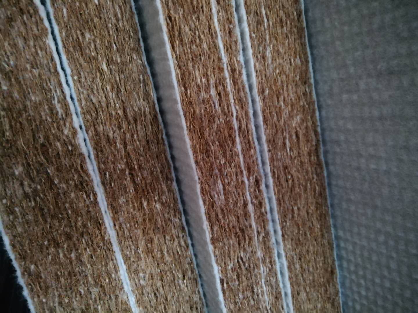 弹簧床垫与棕垫哪个环保,弹簧床垫和棕床垫哪种环保