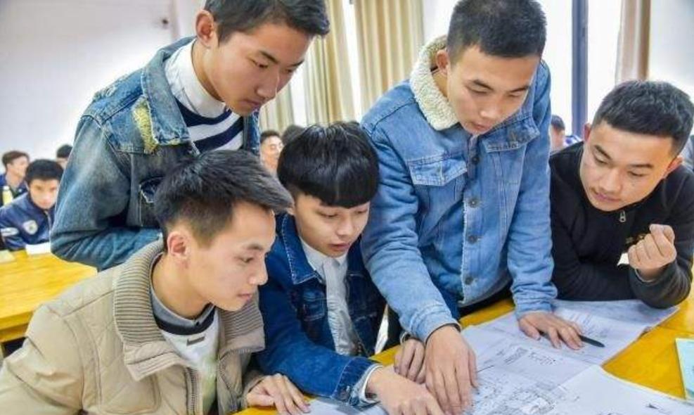 考入大学立刻要做的八件事,报大专院校有什么诀窍