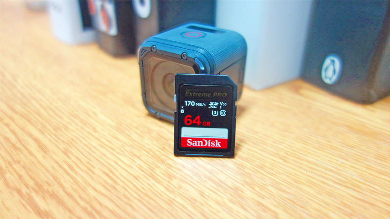 相机的安全仓，闪迪64G相机内存卡评测