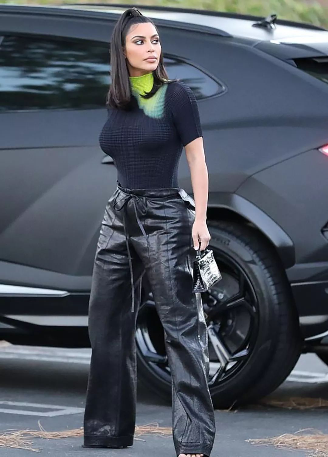 卡戴珊胯部为什么宽,卡戴珊胯宽吗