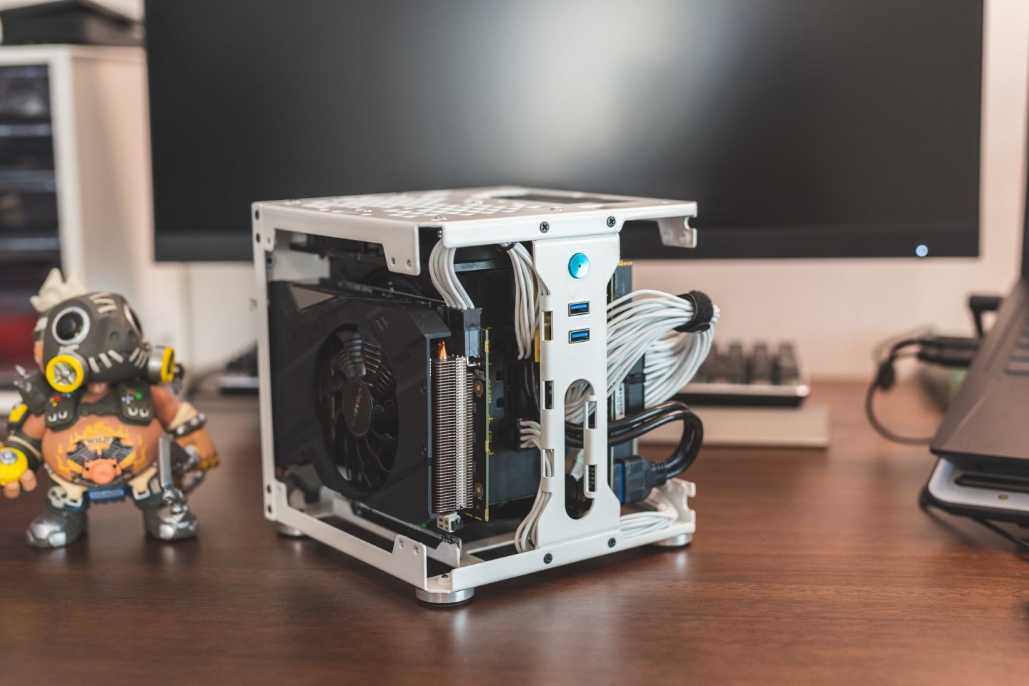 itx小钢炮需要什么,itx白色小钢炮安装教程