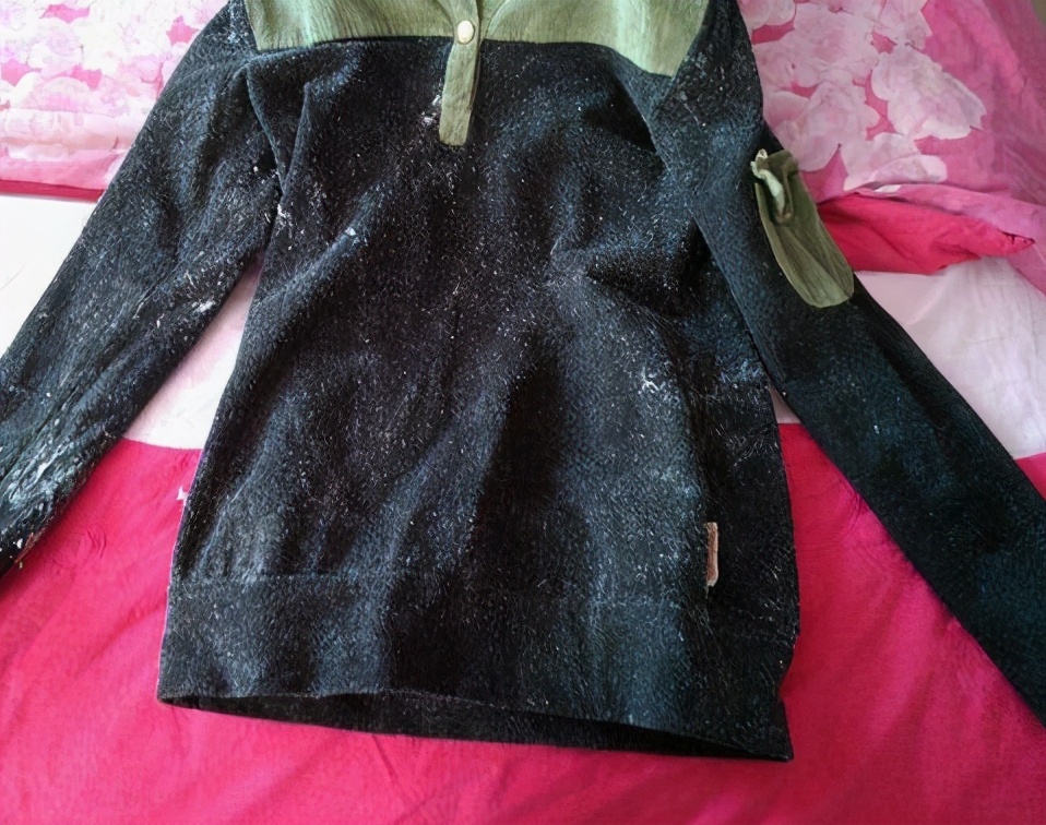 洗衣服忘掏出卫生纸,洗衣服时忘把兜里的纸拿出来了