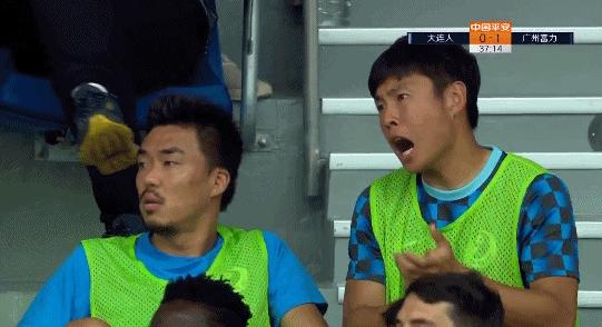 贝尼特斯中超执教视频,贝尼特斯大连足球比赛