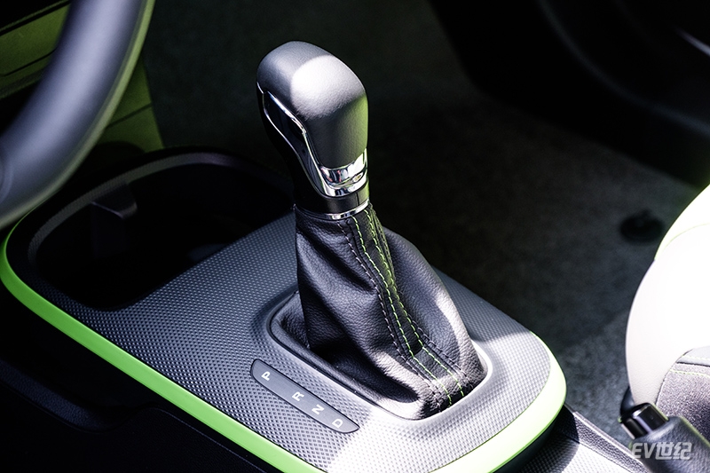 续航300km5万左右纯电车推荐快充,上汽科莱威新四座续航