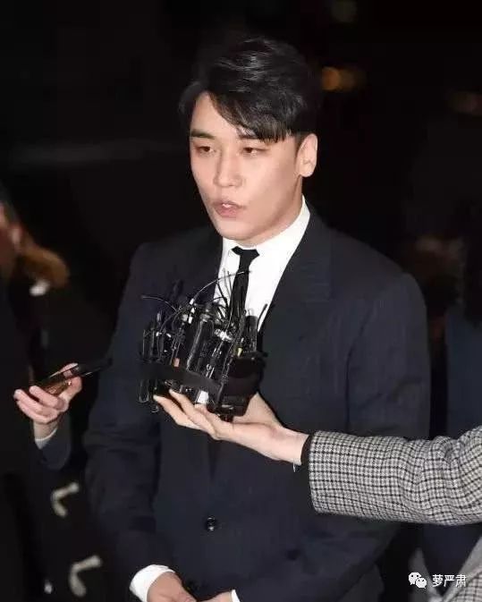 鍙楀鑹轰汉,鍙楀鐨勫コ鑹轰汉