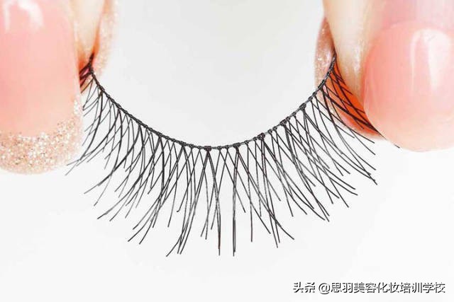 为什么你种的睫毛假性服帖,自己嫁接睫毛闭眼时扎眼怎么回事