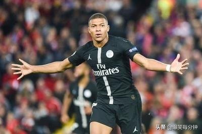 世界足坛十大中后卫排行榜,世界足坛史上十大巨星排名