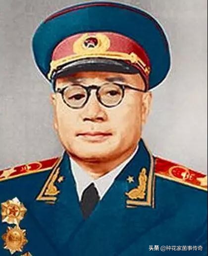 *伯承刘**用稻草、张震用猪水泡，各显神通做救生圈，百万雄师齐备战