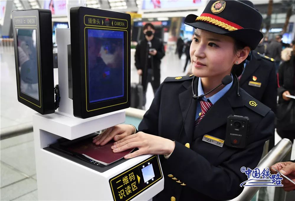 长沙站电子客票坐火车全过程,春运电子客票时代怎么坐火车