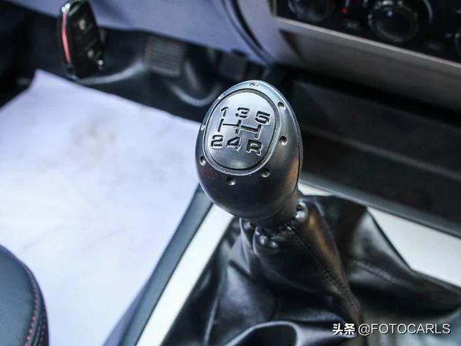 陆风X92.5T柴油版,陆风x9五十铃四驱2.0t高配柴油版