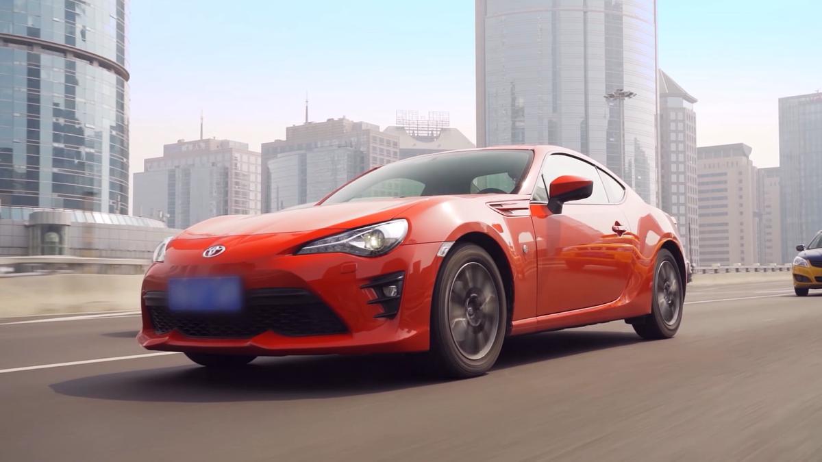 情怀评测丰田86：无妹可撩无所谓，有弯可漂才珍贵！