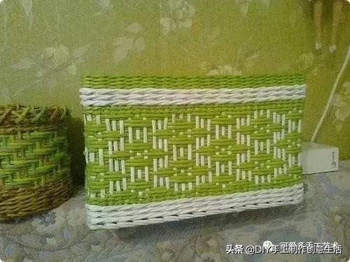 旧报纸变废为宝手工编织收纳筐,旧报纸制作简易的收纳筐