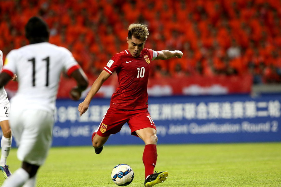 国足一代传奇,郑智红牌谢幕