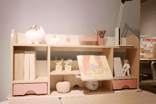 奋进星功能学习桌椅：为孩子的身体健康保驾护航