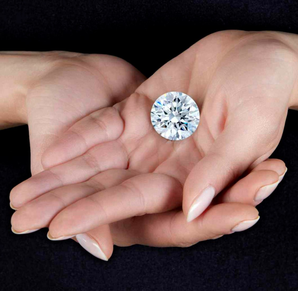 天然钻石和人工培育钻石的区别,一颗钻石恒久远卖多少钱