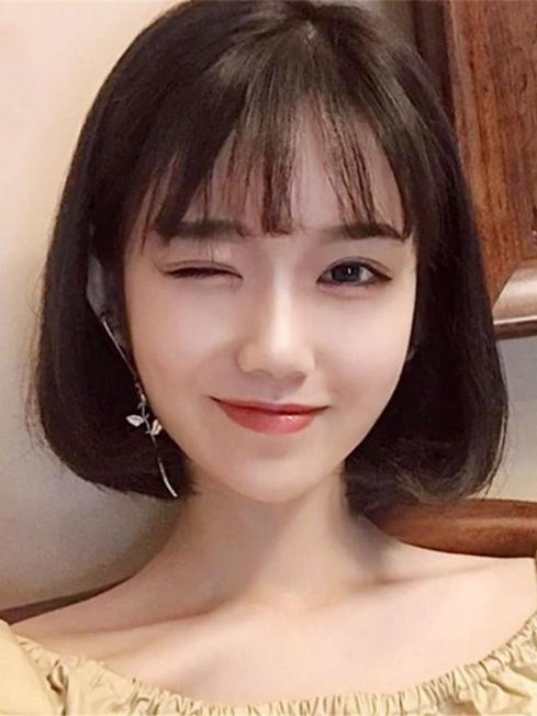 没见过世面的女生表现,面老女生适合什么发型