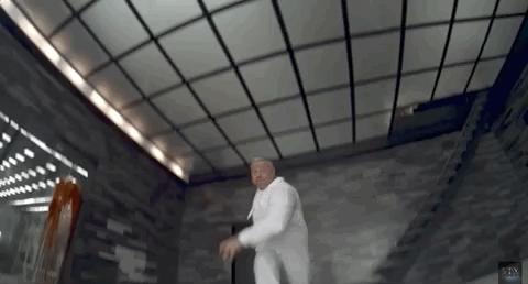 风骚律师秒变JohnWick,这部限制级动作片,不止连环暴头那么简单