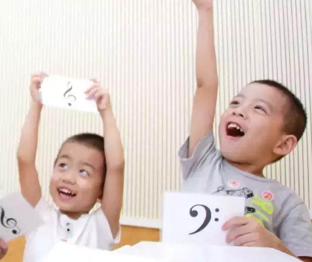 珠江钢琴艺术教室常德乐天店,珠江艺术中心钢琴教学