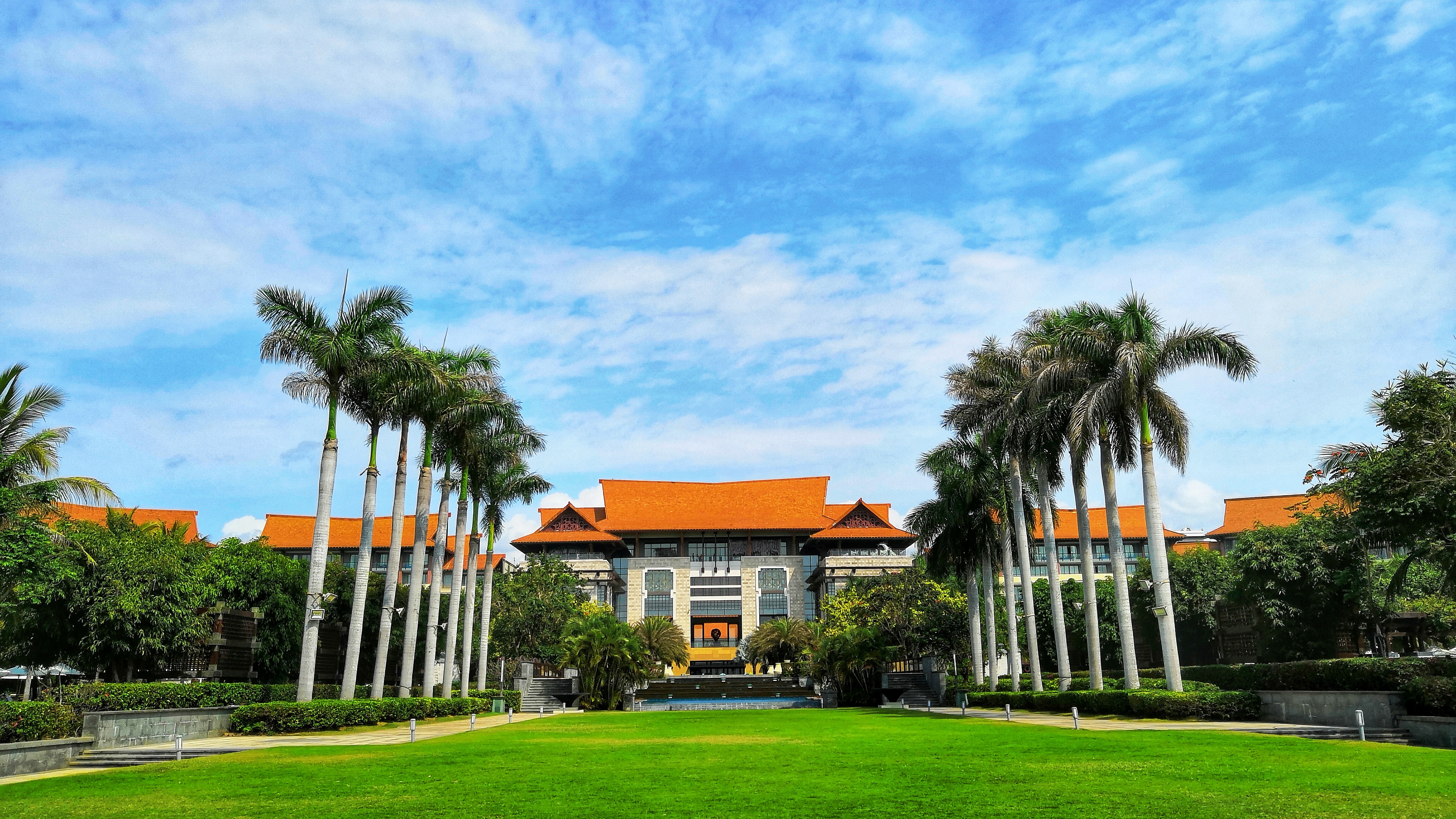 三亚如何找性价比高的住宿,三亚的高端酒店怎么选