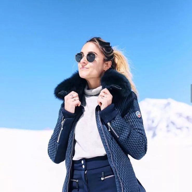 都穿什么牌子滑雪服,哪个牌子的滑雪服最好看